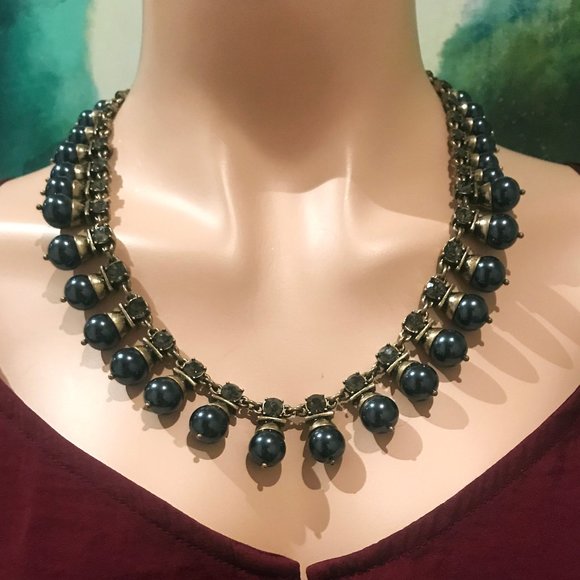 Banana Republic Jewelry - 🎬✨ Banana Republic Necklace - Blue Pearl w Stones